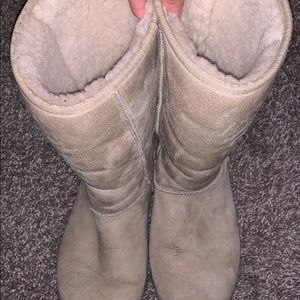 UGG Shoes - Cream UGG boots UGG Shoes - Cream UGG boots